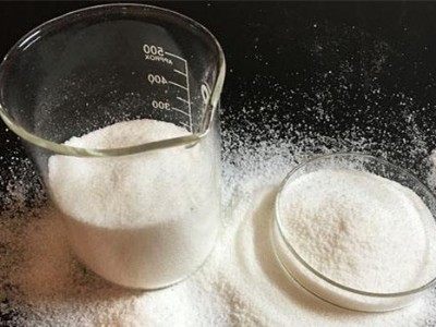 絮凝效果不完全取決于聚丙烯酰胺藥劑質(zhì)量，操作步驟嚴(yán)格進(jìn)行